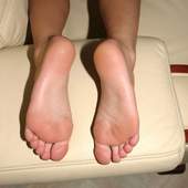 bare feet voyuer