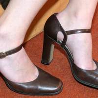 female shoeplay