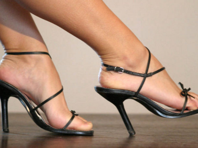 Women with pretty feet