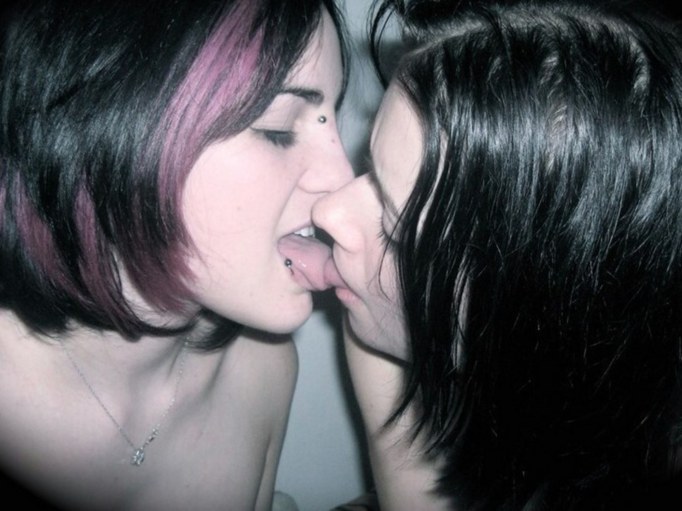 Hot kissing lesbians