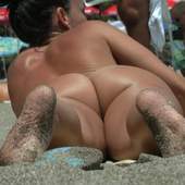 beach naked sexy woman