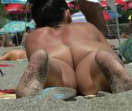 beach boob pic